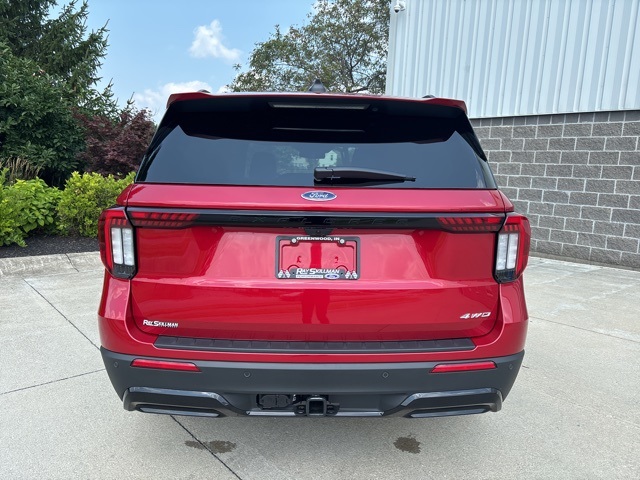 2025 Ford Explorer ST-Line photo 5