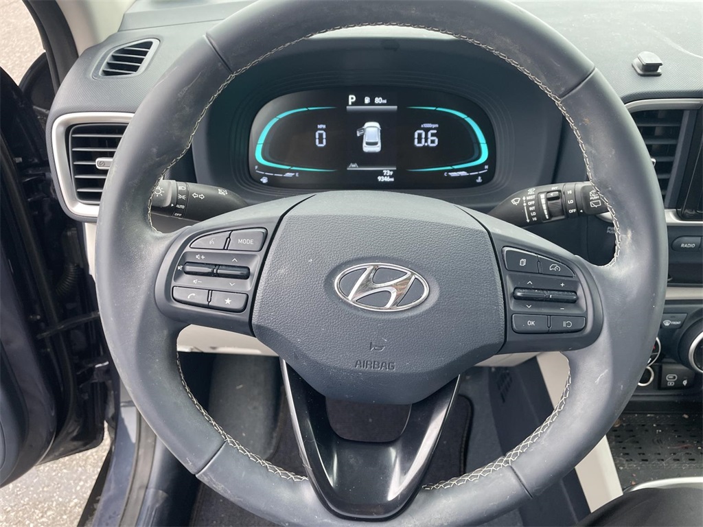 2024 Hyundai Venue Limited photo 18