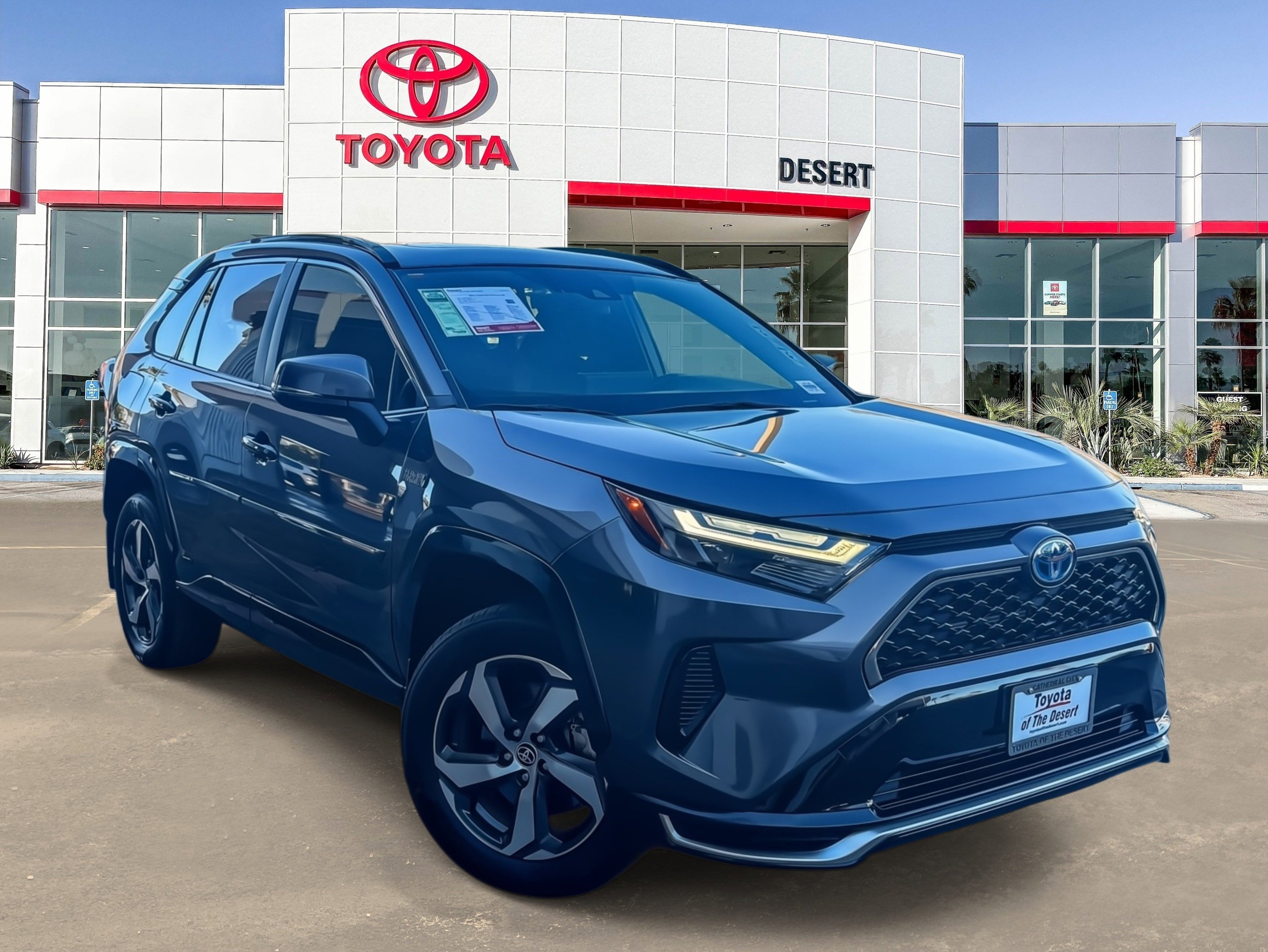 2023 Toyota RAV4 SE's photo