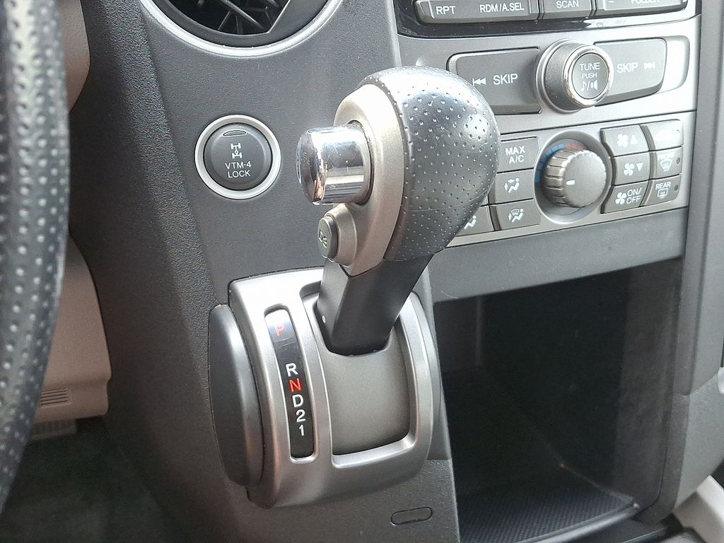 2012 Honda Pilot LX photo 14