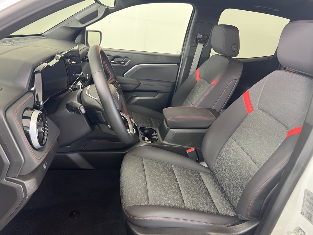 2025 Chevrolet Colorado Z71 photo 3