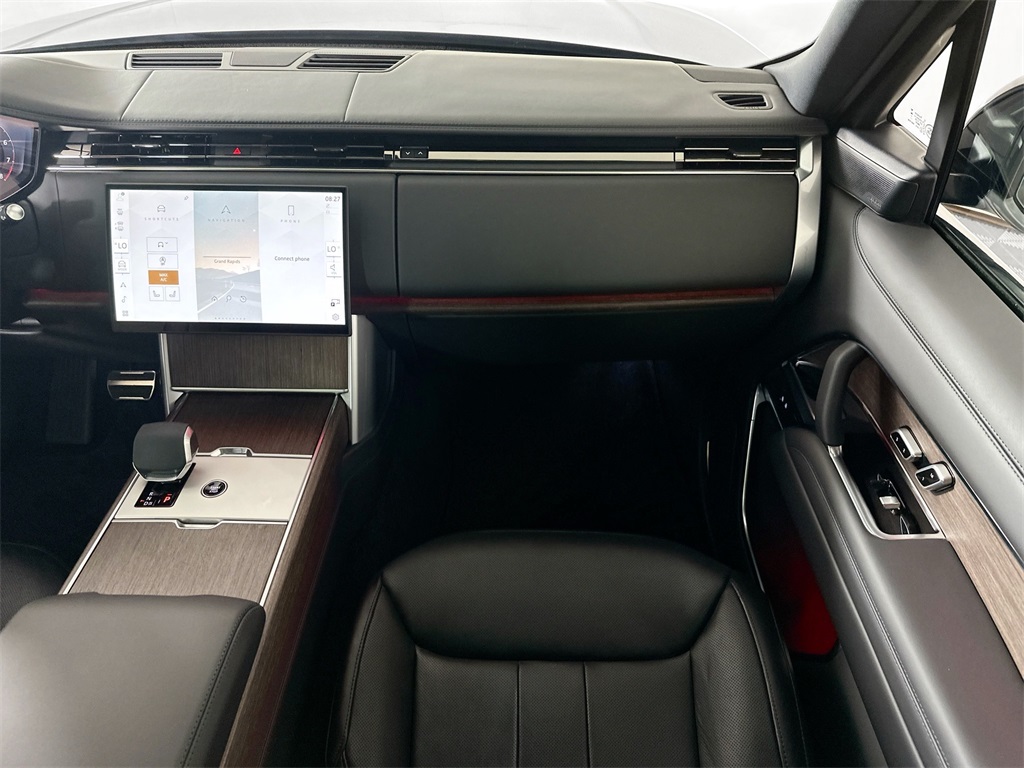2025 Land Rover Range Rover SE photo 22