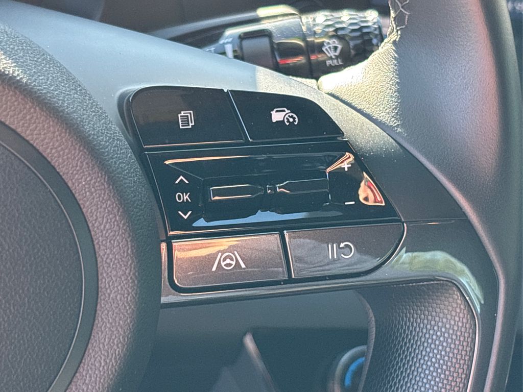 2025 Hyundai Elantra SEL Sport photo 25
