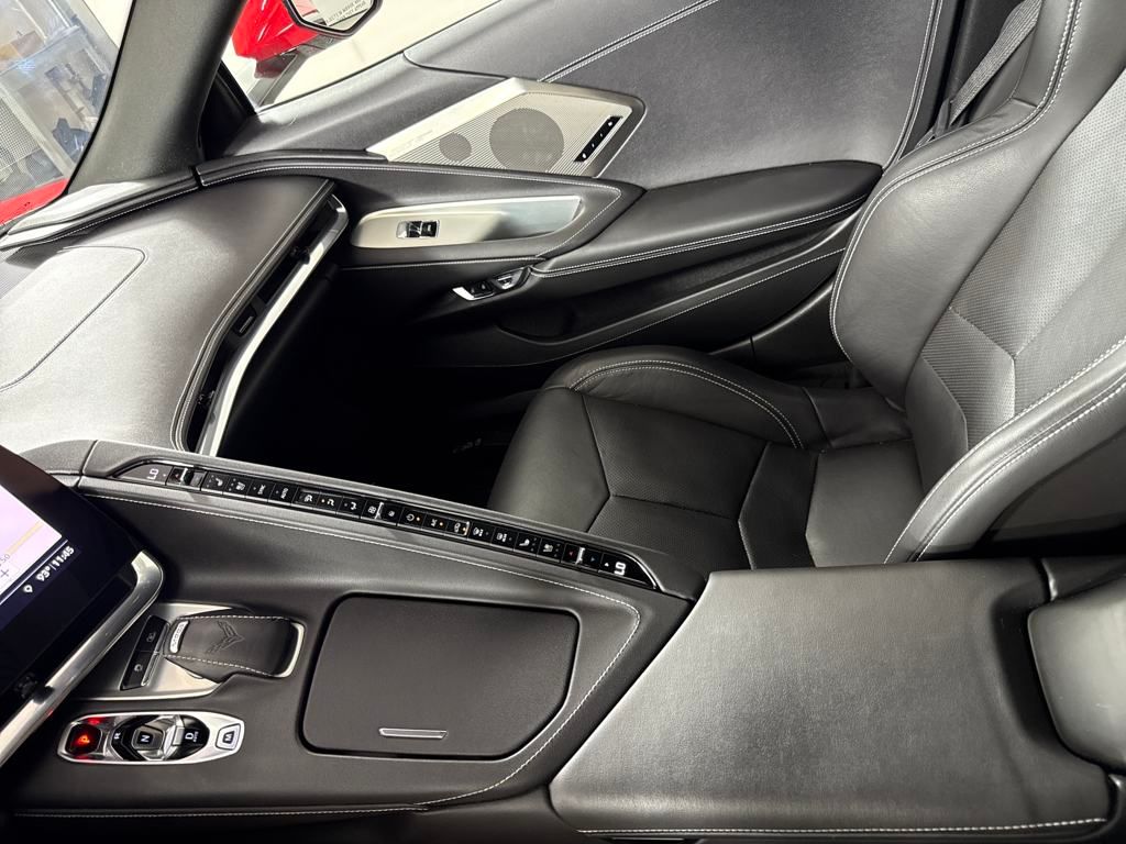 2020 Chevrolet Corvette Stingray 2LT photo 13
