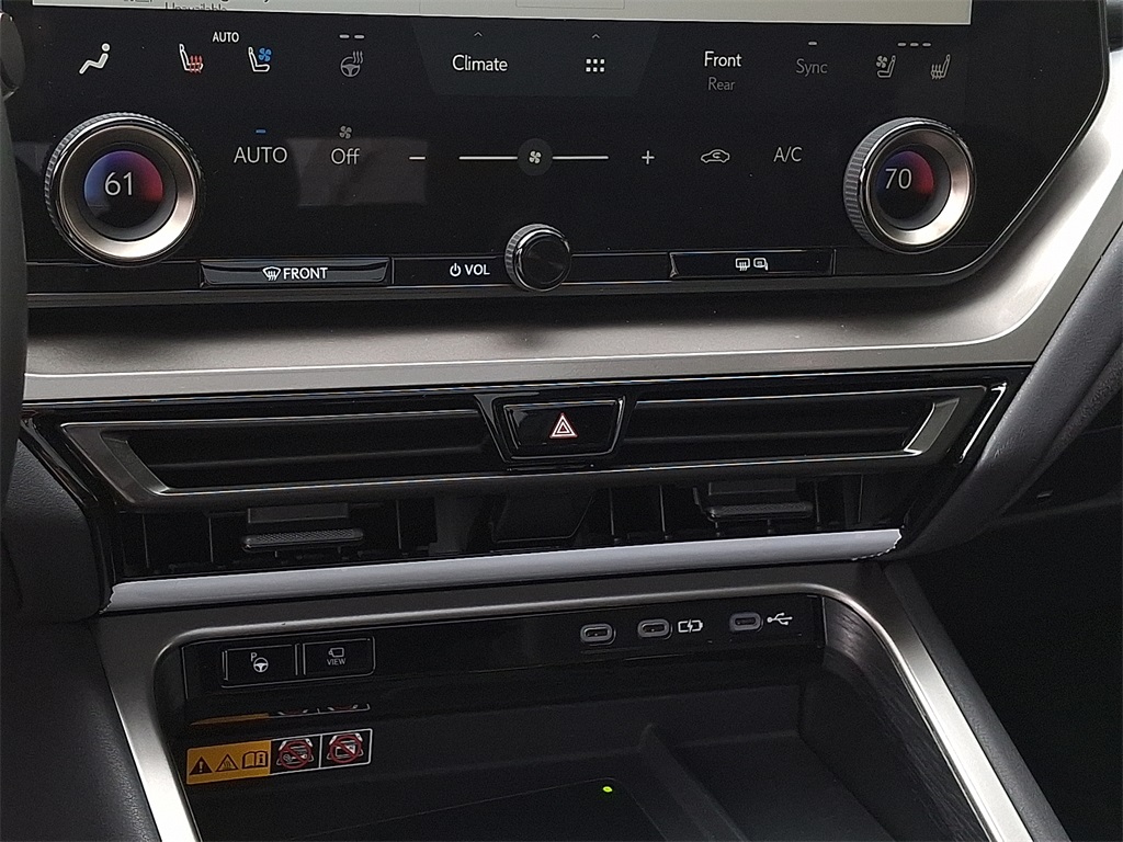 2025 Lexus TX photo 21