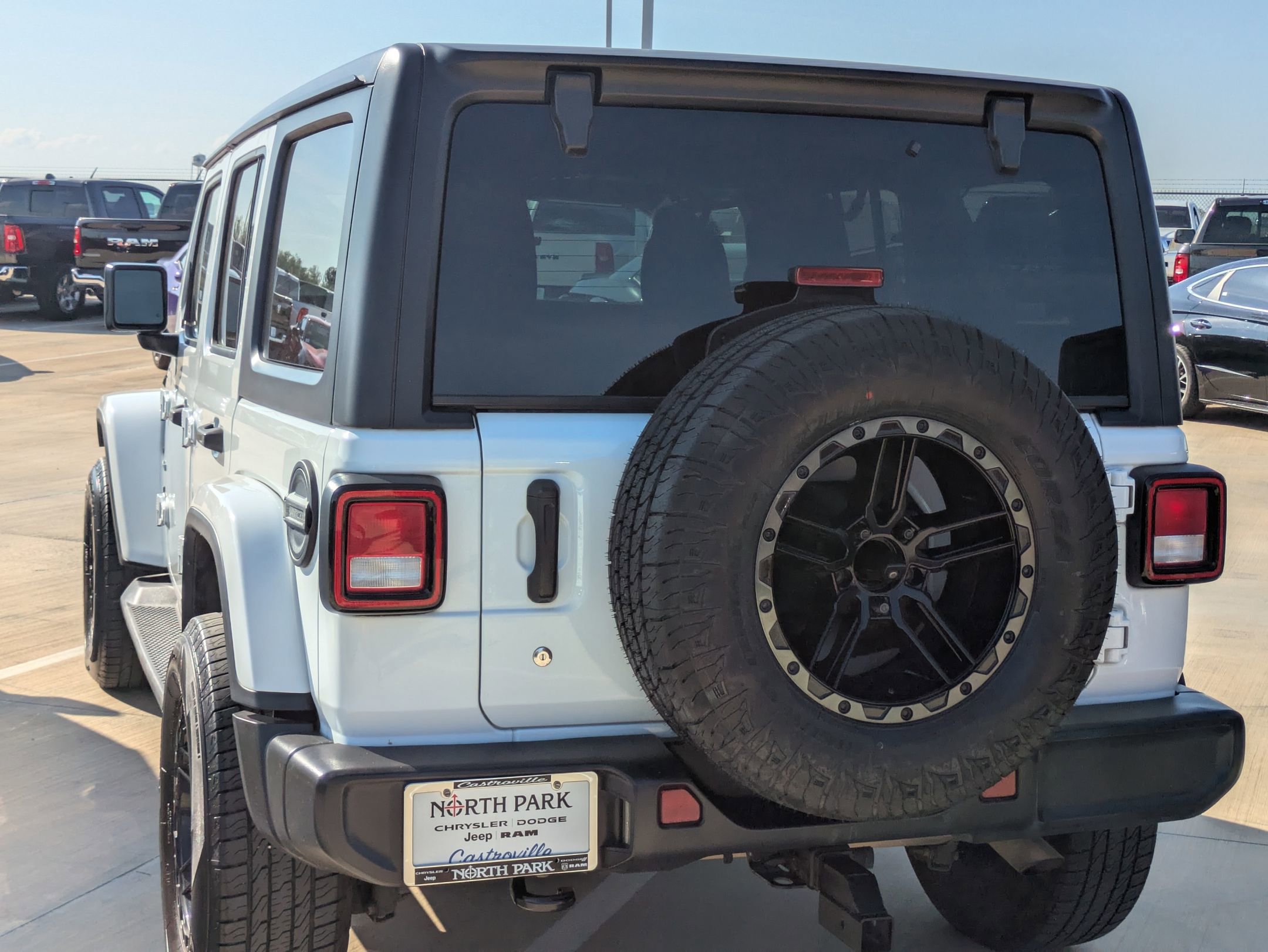 2019 Jeep Wrangler Unlimited Sahara photo 4