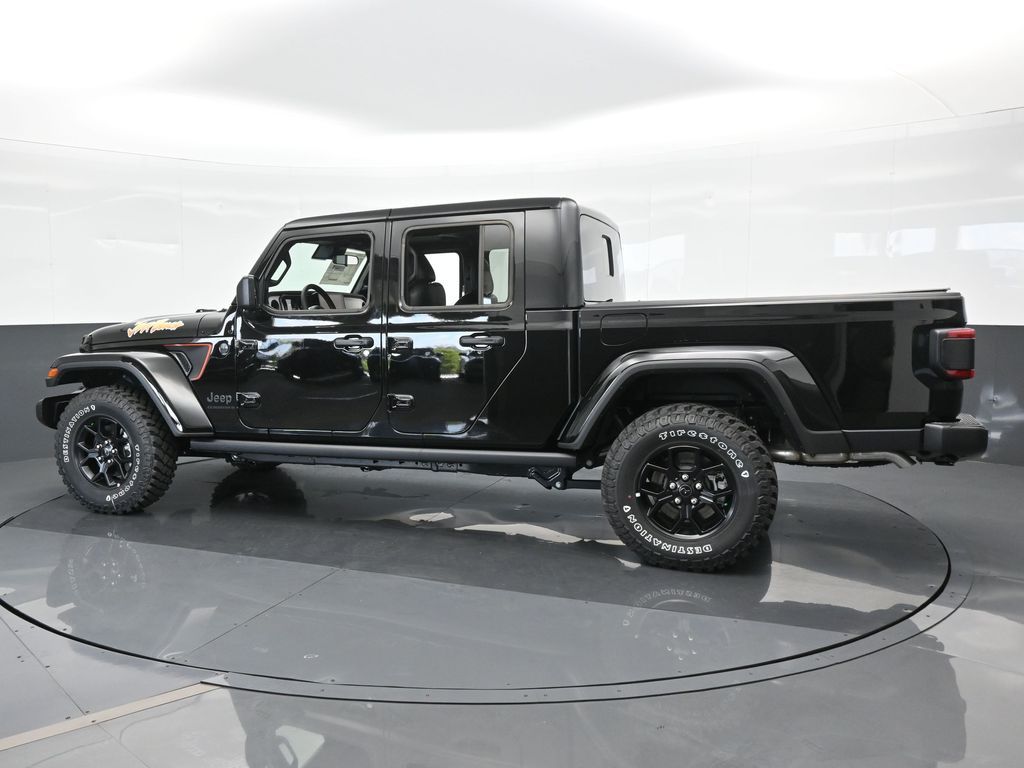 2024 Jeep Gladiator photo 3