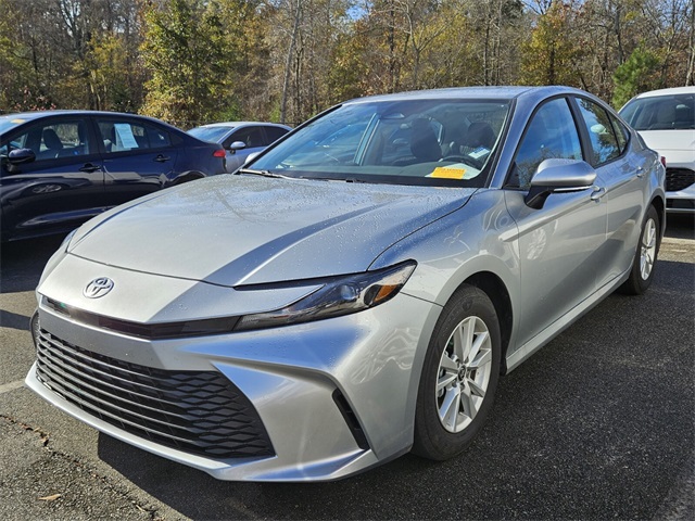 2026 Toyota Camry LE photo 3