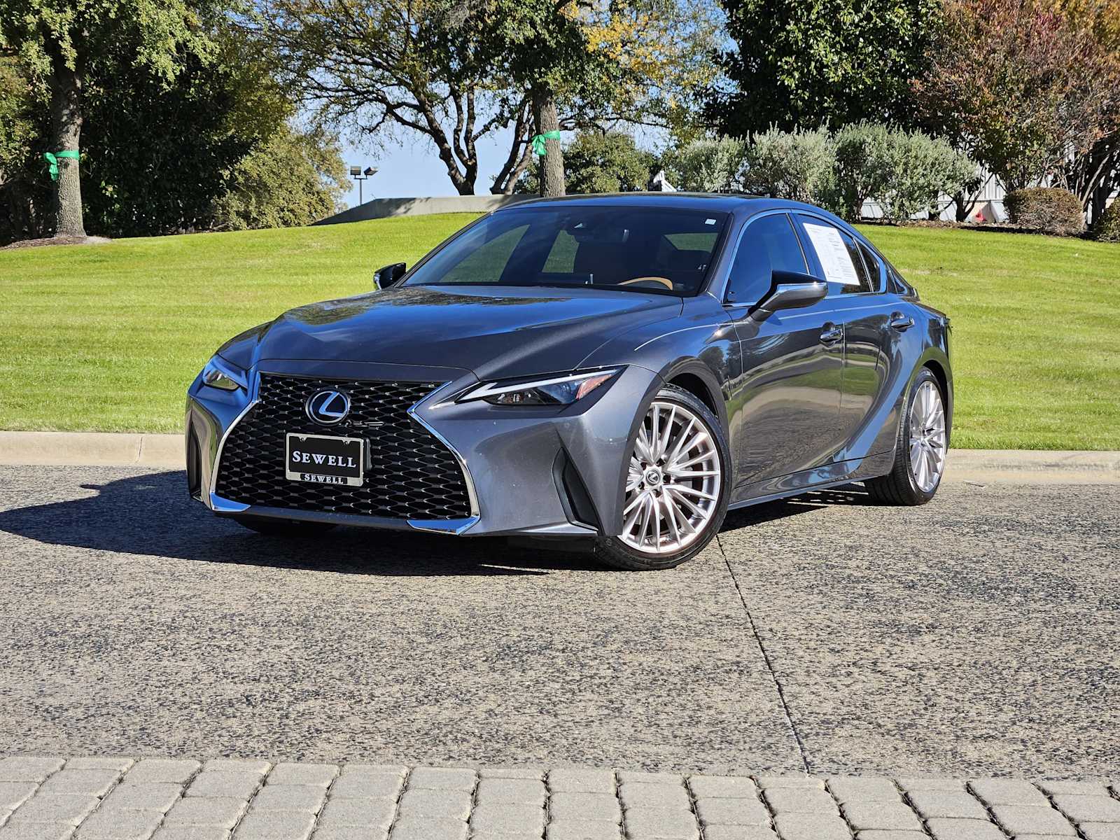 2023 Lexus IS 300's photo