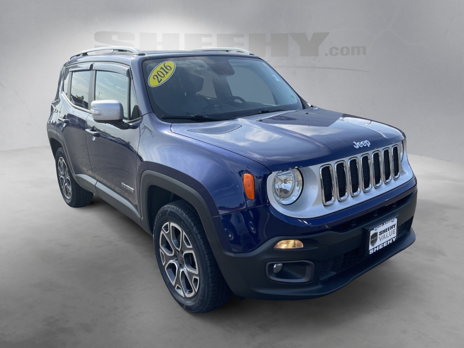 2016 Jeep Renegade Limited photo 2