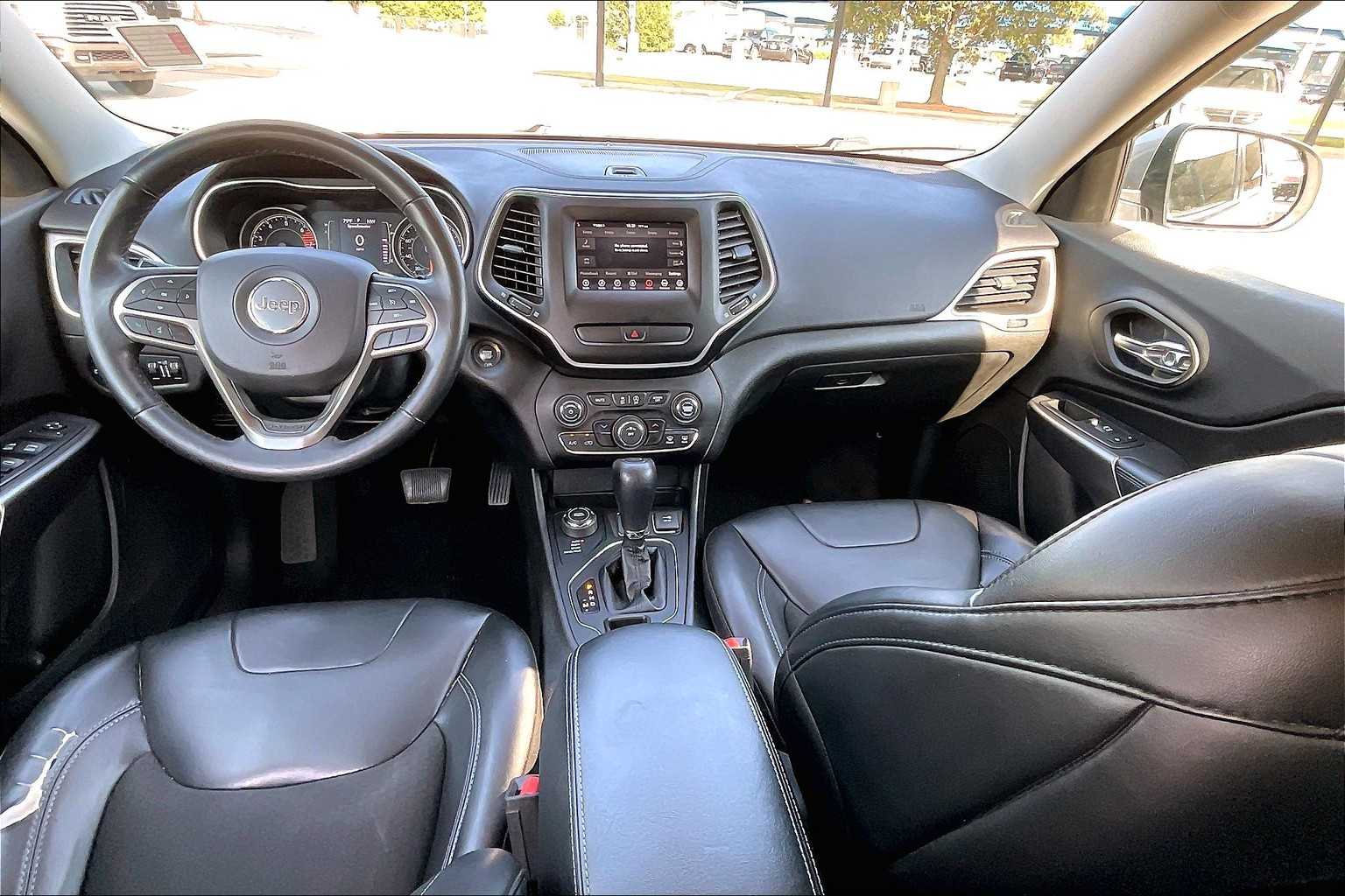2019 Jeep Cherokee Latitude photo 13