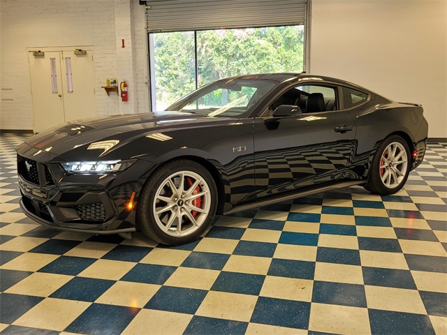 2024 Ford Mustang GT Premium photo 3