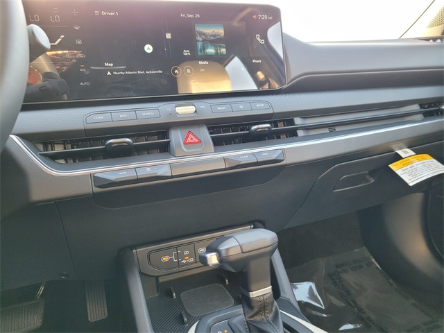 2025 Kia K4 GT-Line photo 14