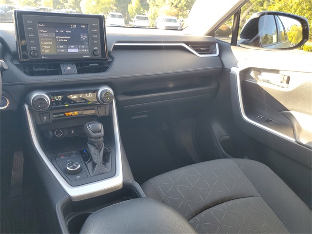 2021 Toyota RAV4 Hybrid XLE photo 12