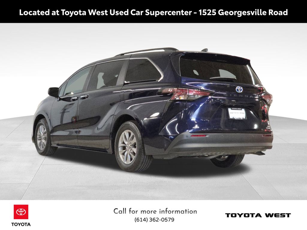 2024 Toyota Sienna XLE photo 7