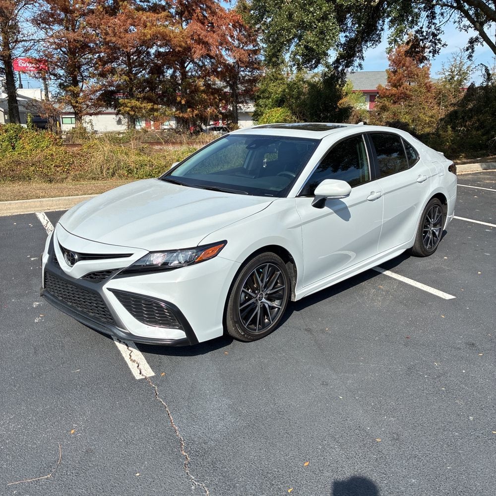 2024 Toyota Camry SE photo 2