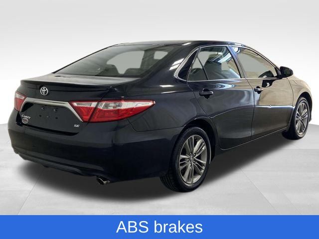 2017 Toyota Camry SE photo 3