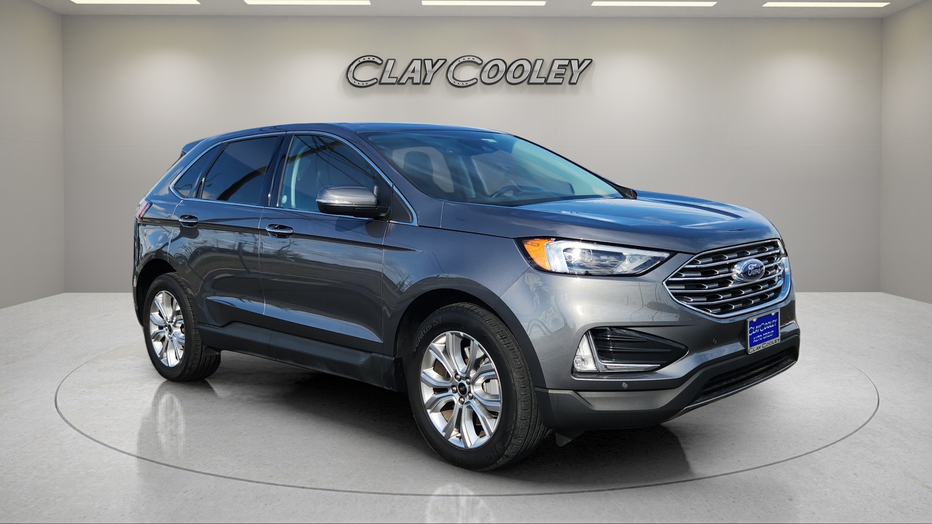 2024 Ford Edge Titanium's photo