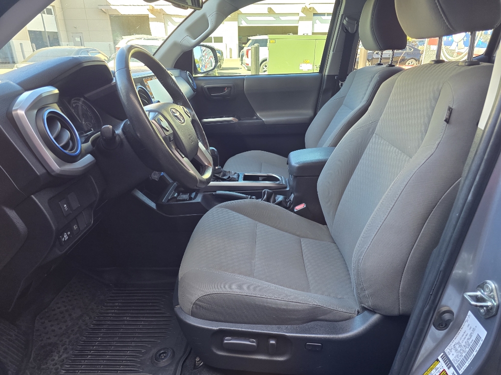 2020 Toyota Tacoma SR5 photo 12