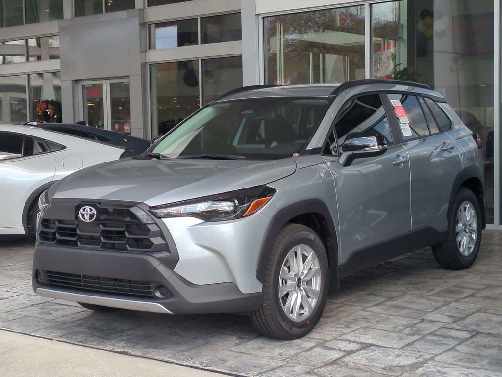 2026 Toyota Corolla Cross LE's photo