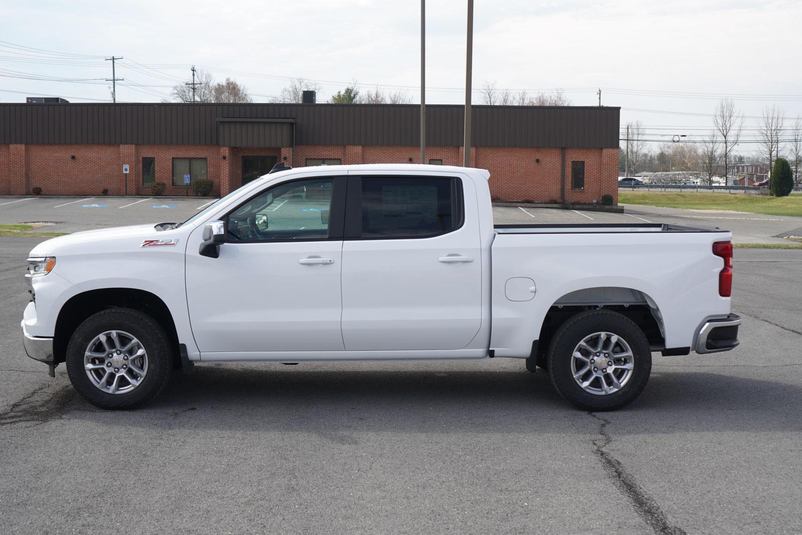 2025 Chevrolet Silverado 1500 LT photo 7
