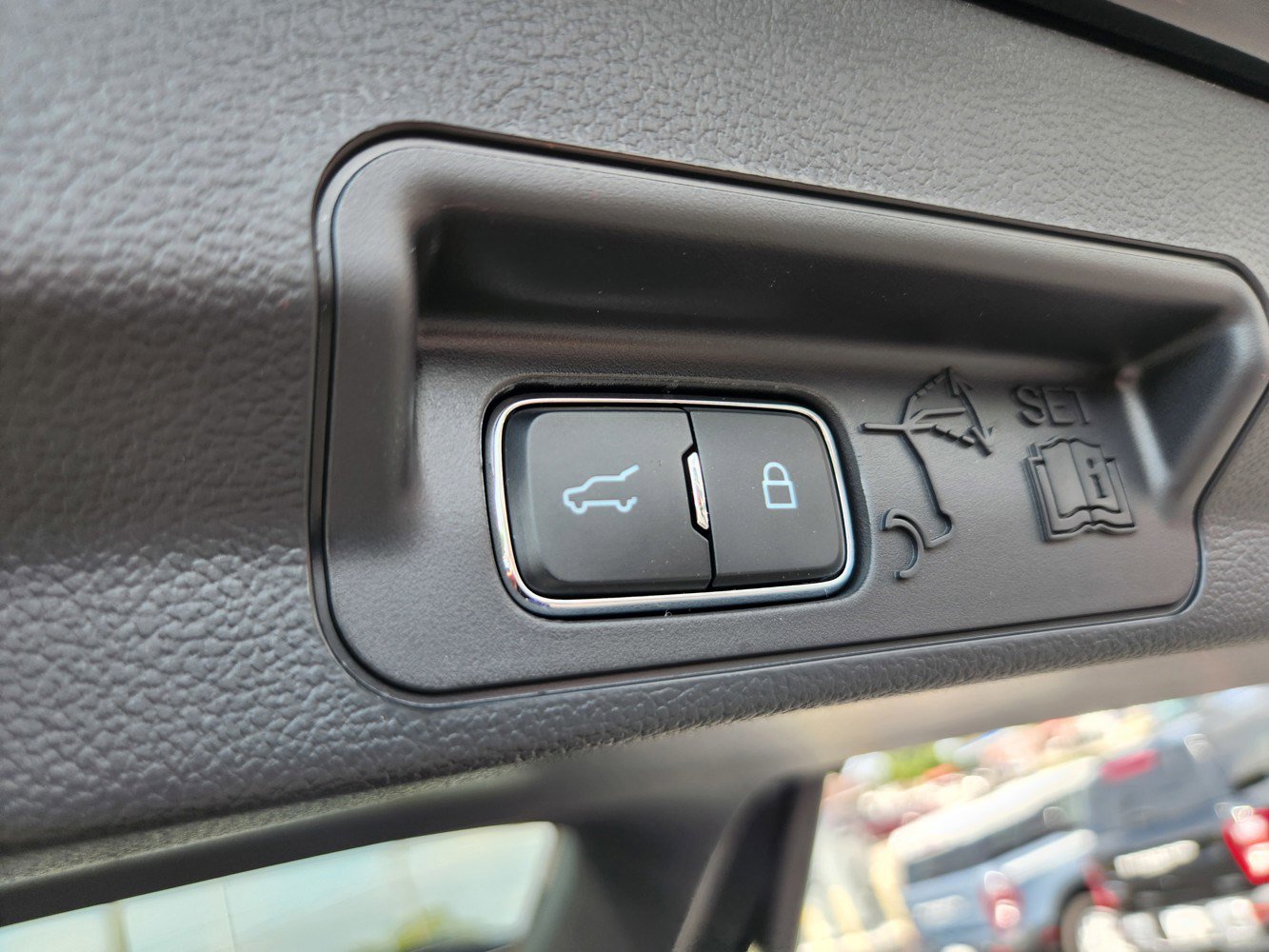 2025 Ford Explorer ST photo 25