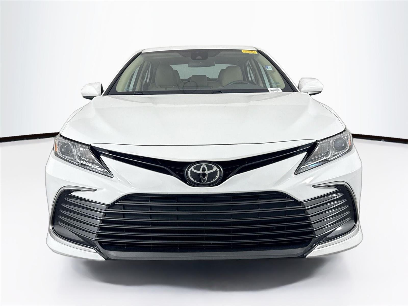 2021 Toyota Camry LE photo 3