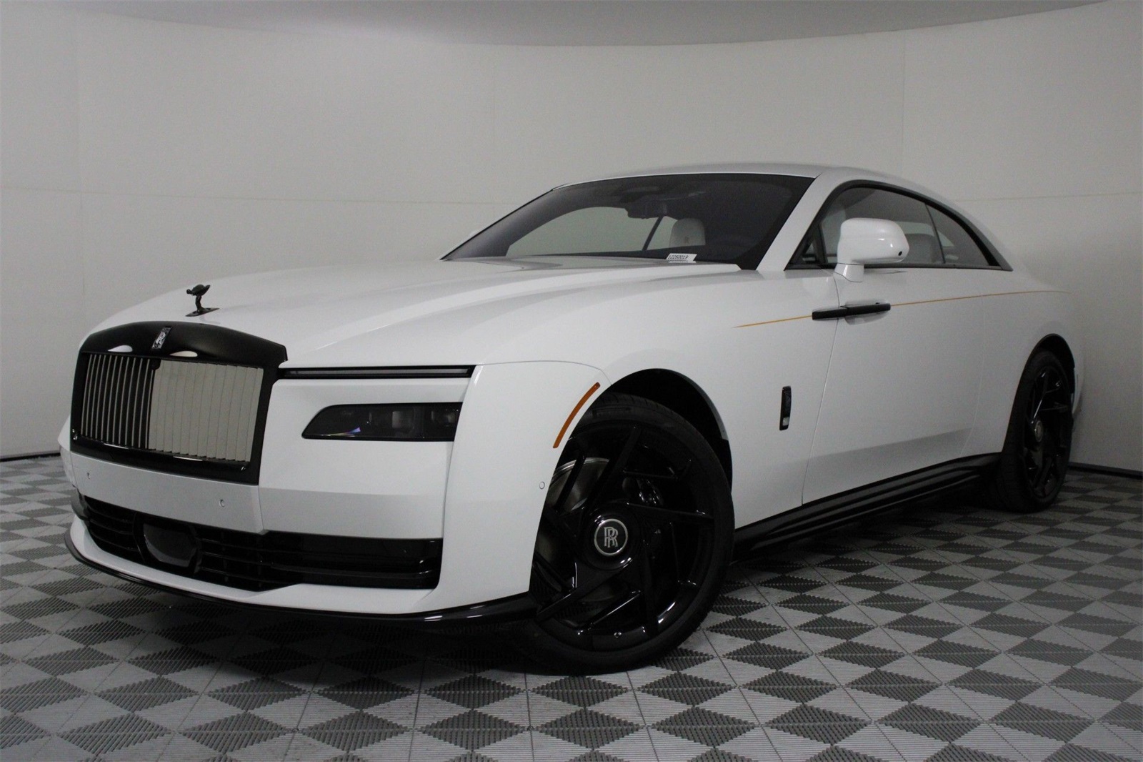 2025 Rolls Royce Spectre photo 17