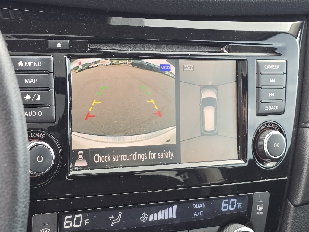 2020 Nissan Rogue SV photo 3