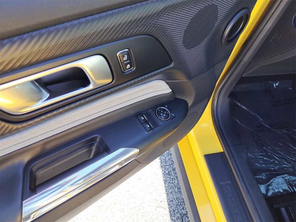 2024 Ford Mustang EcoBoost photo 8