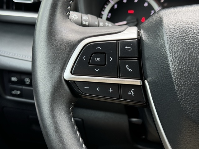 2024 Toyota Highlander LE photo 9