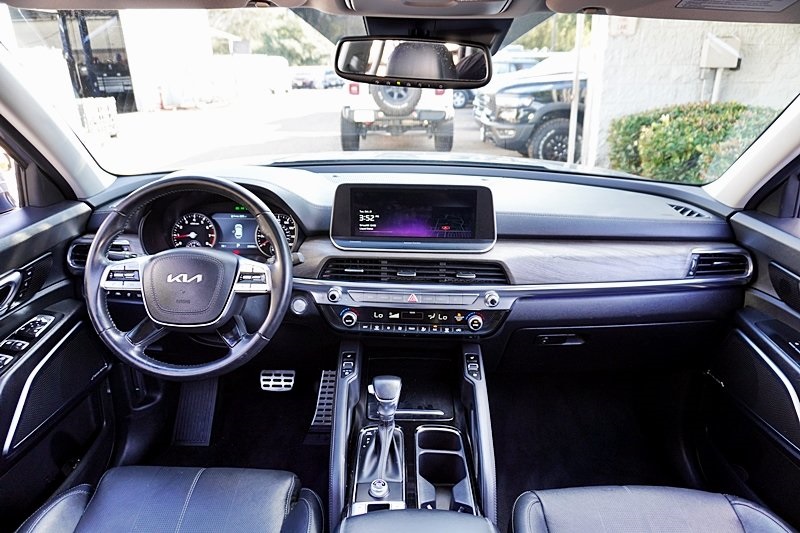 Used 2022 Silver Kia SX image 20