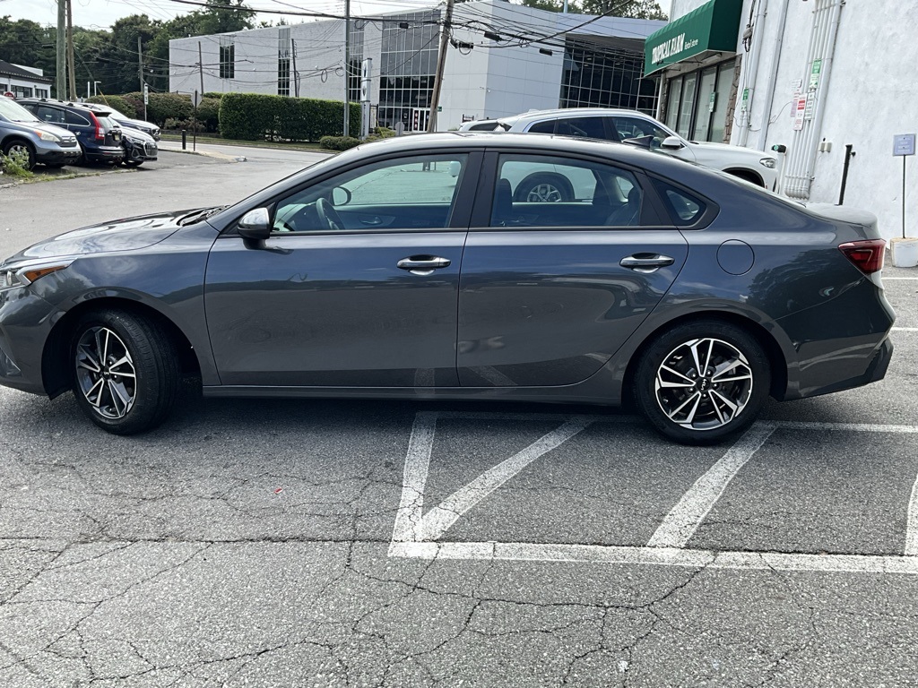 2023 Kia Forte LXS photo 4