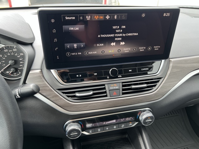 2025 Nissan Altima SV Special Edition photo 5