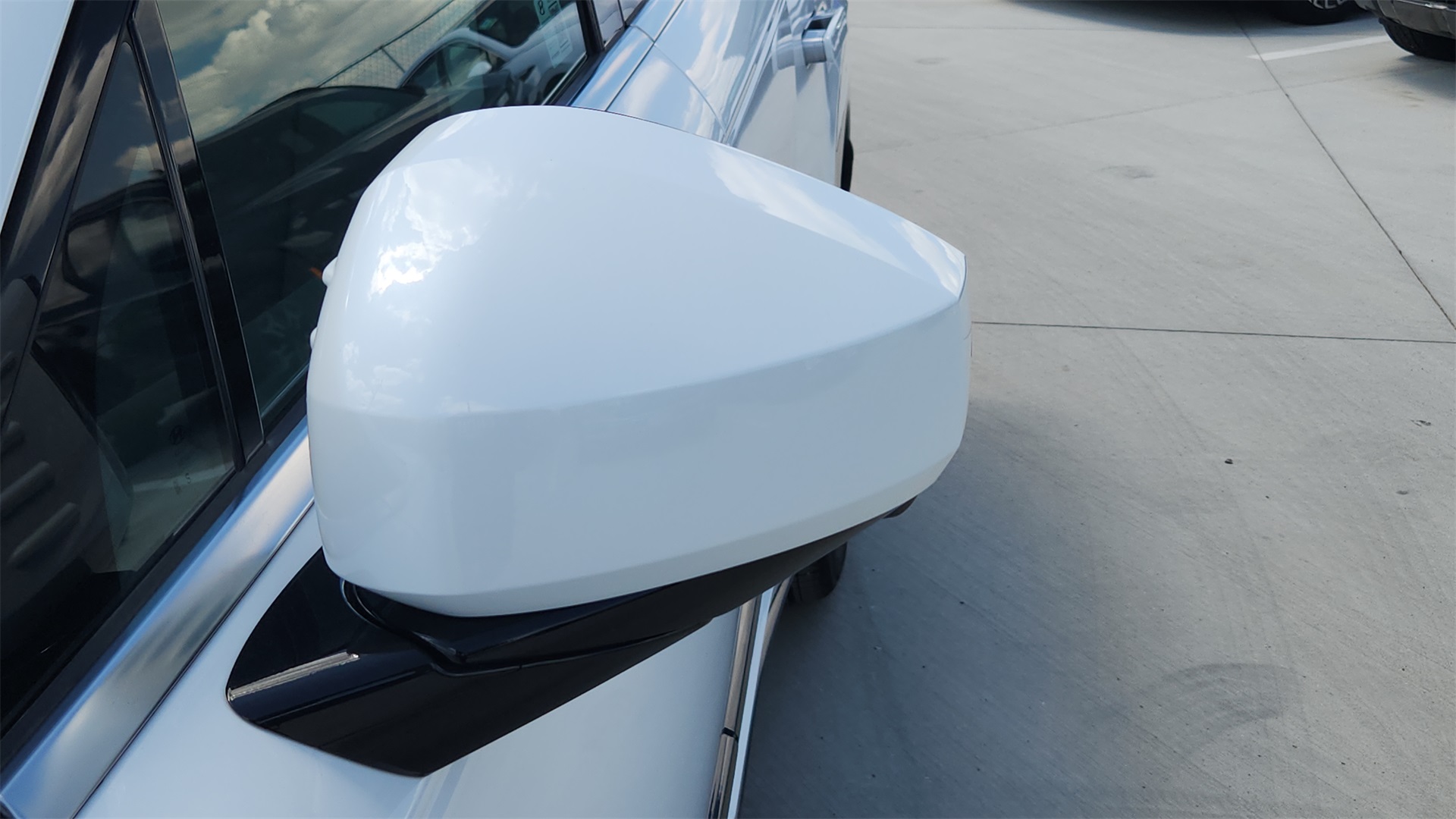 2026 Hyundai Ioniq SEL photo 24
