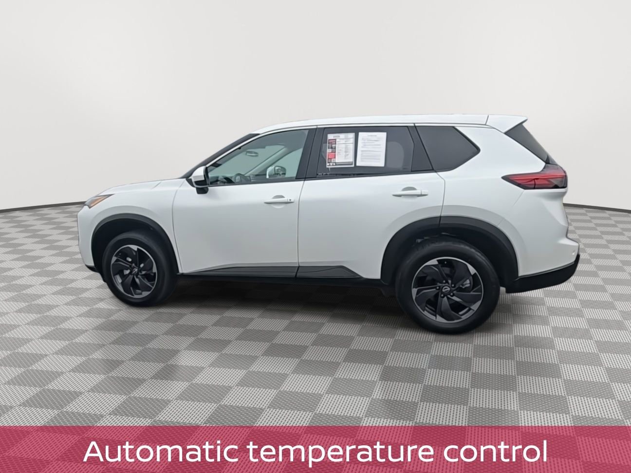 2024 Nissan Rogue SV photo 4
