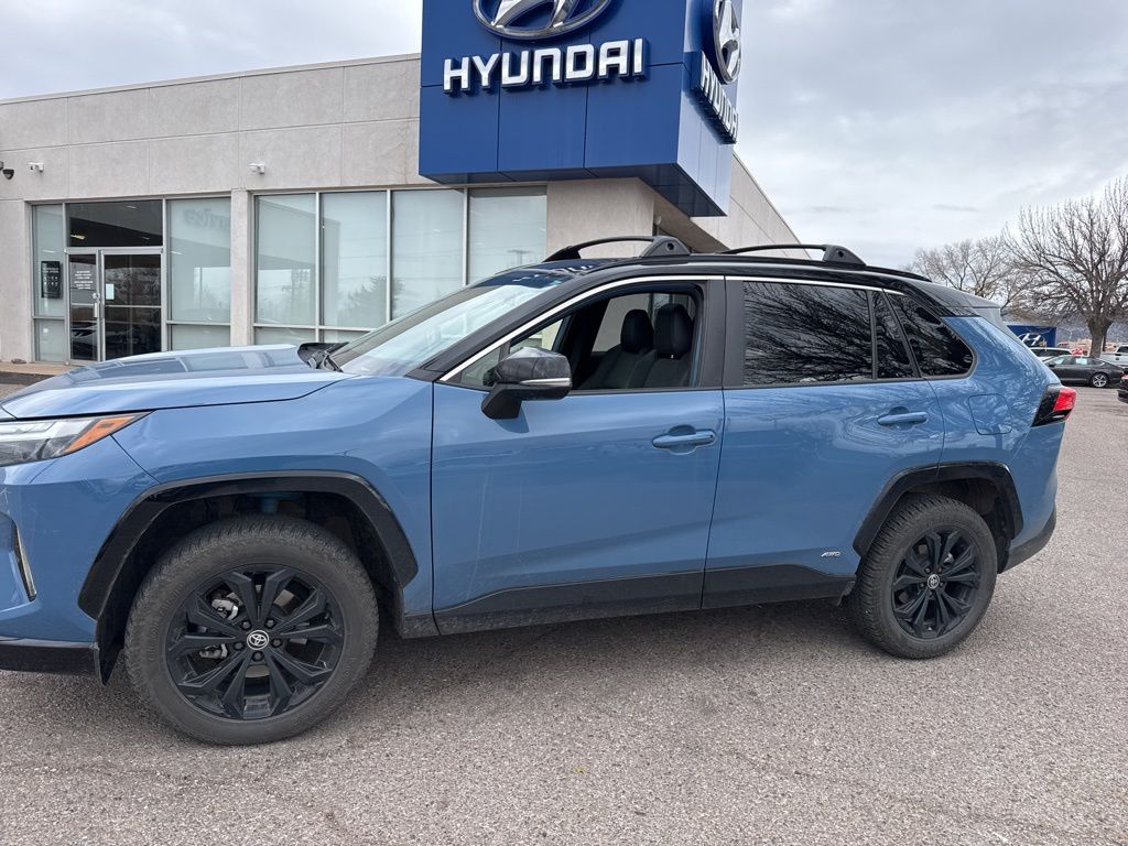 2022 Toyota RAV4 XSE's photo