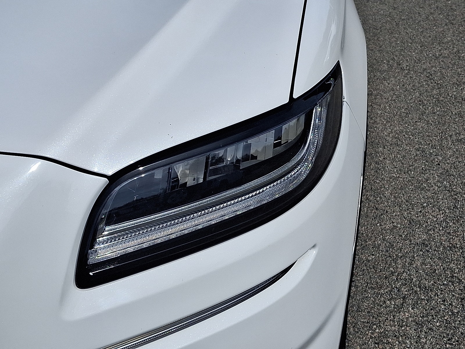 2021 Lincoln Nautilus Standard photo 9
