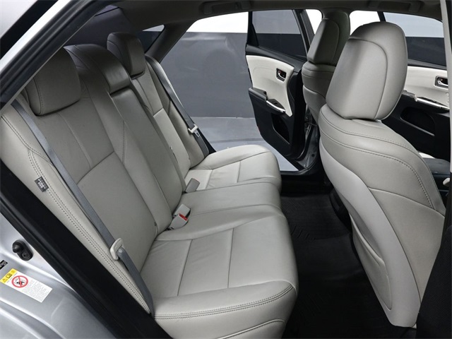 2016 Toyota Avalon Touring photo 27