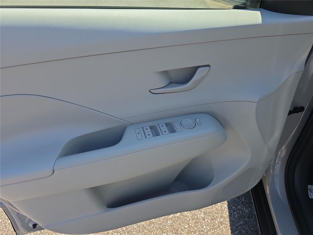 2026 Hyundai Kona SEL photo 4
