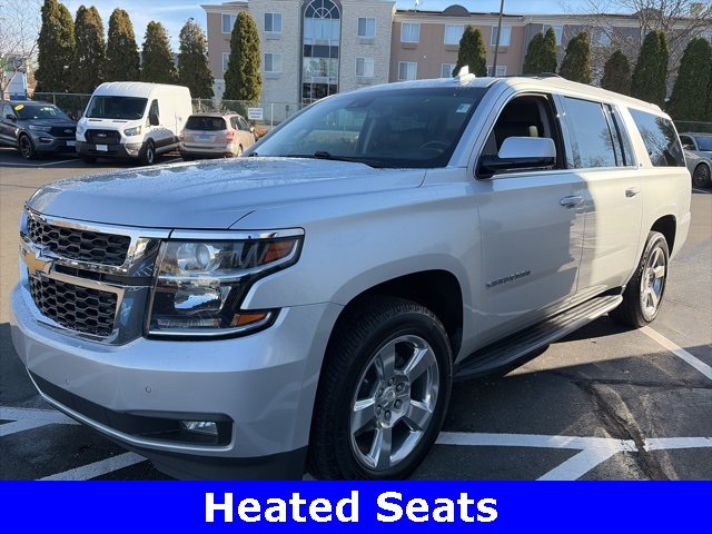 2018 Chevrolet Suburban LT photo 3