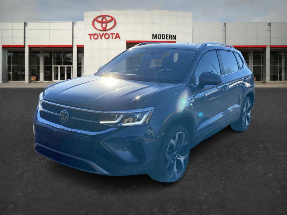 2023 Volkswagen Taos SEL's photo