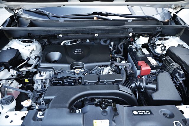 2021 Toyota RAV4 XLE Premium photo 29