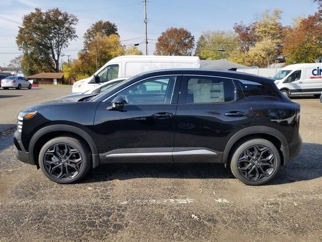 2025 Nissan Kicks SR photo 2