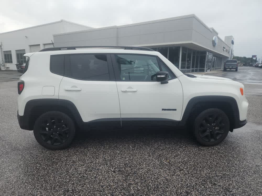 2023 Jeep Renegade Altitude photo 3