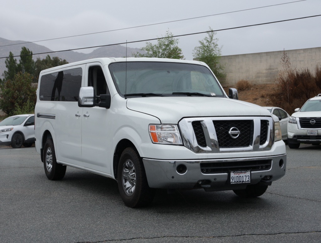 2016 Nissan NV Passenger SL's photo