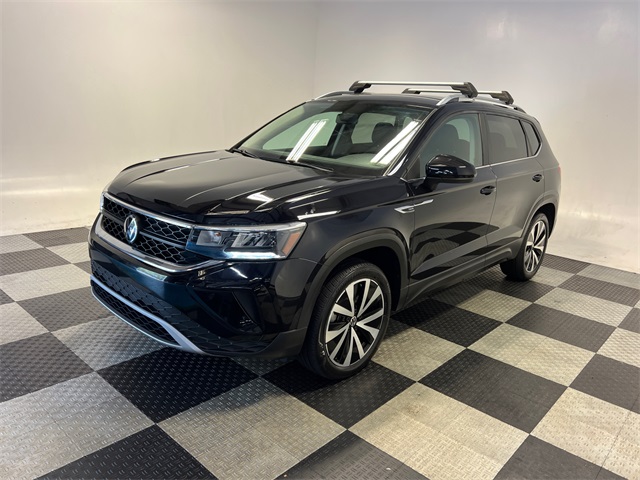 2022 Volkswagen Taos SE photo 3