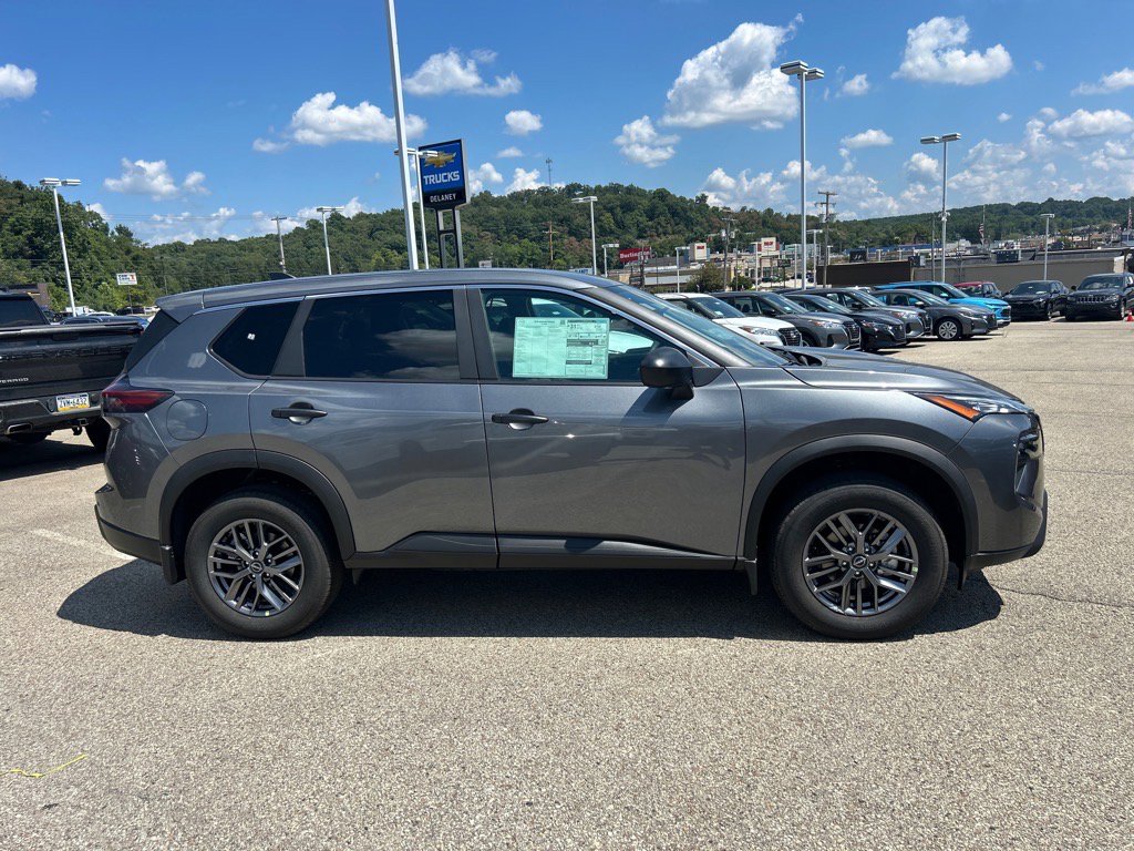 2026 Nissan Rogue S photo 2