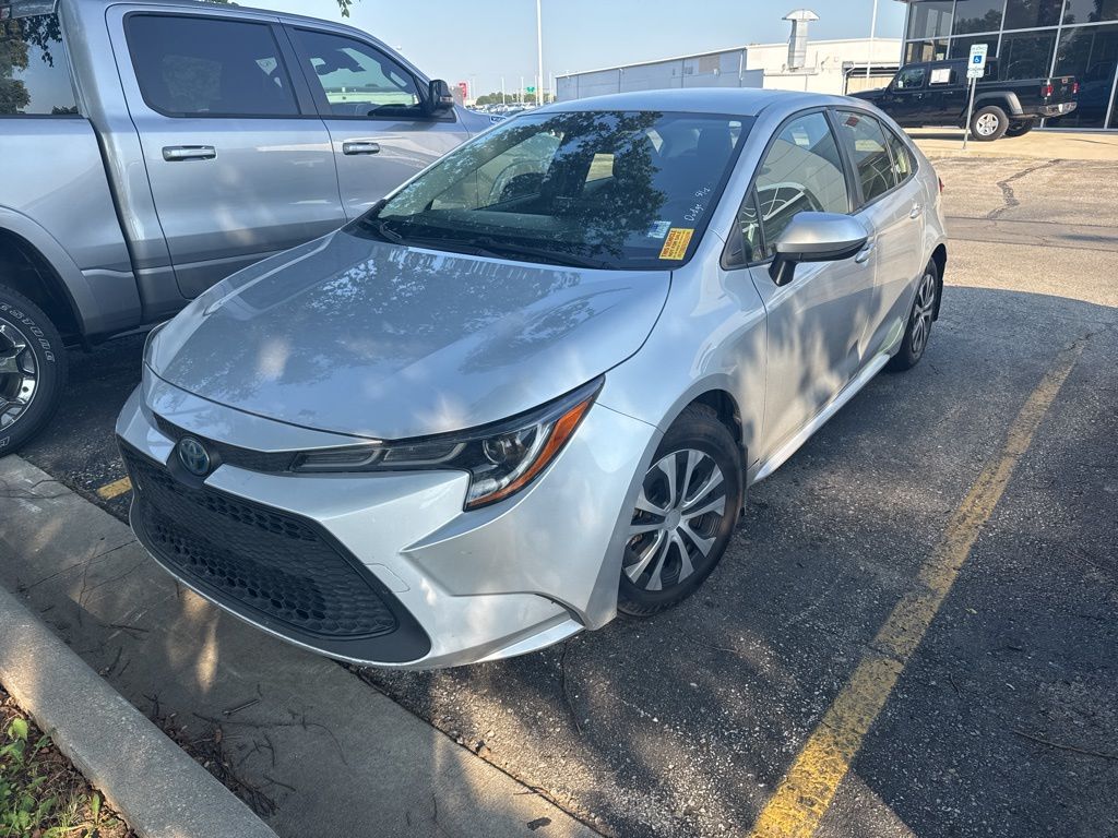 Used 2022 Toyota Corolla LE with VIN JTDEAMDE2NJ048519 for sale in Kansas City