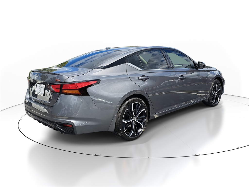 2025 Nissan Altima 2.5 SR photo 7